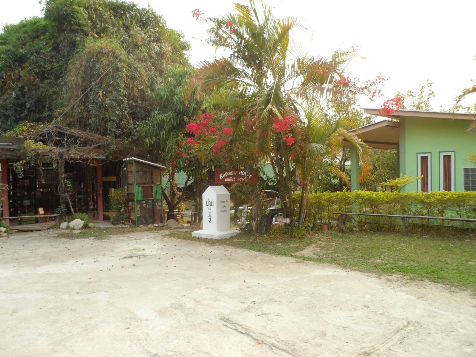 Rainbow House Pai Hotel Exterior photo