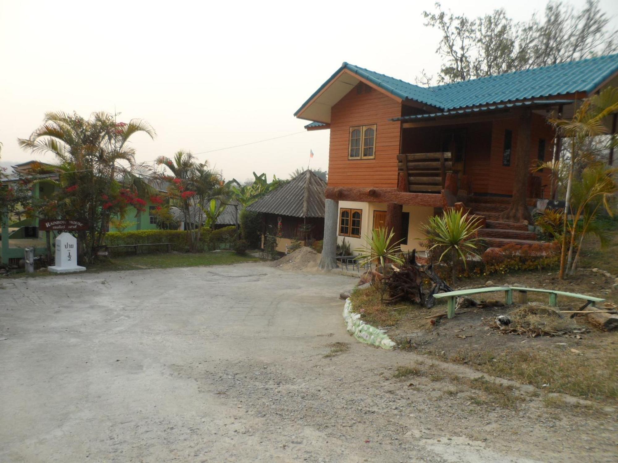 Rainbow House Pai Hotel Exterior photo